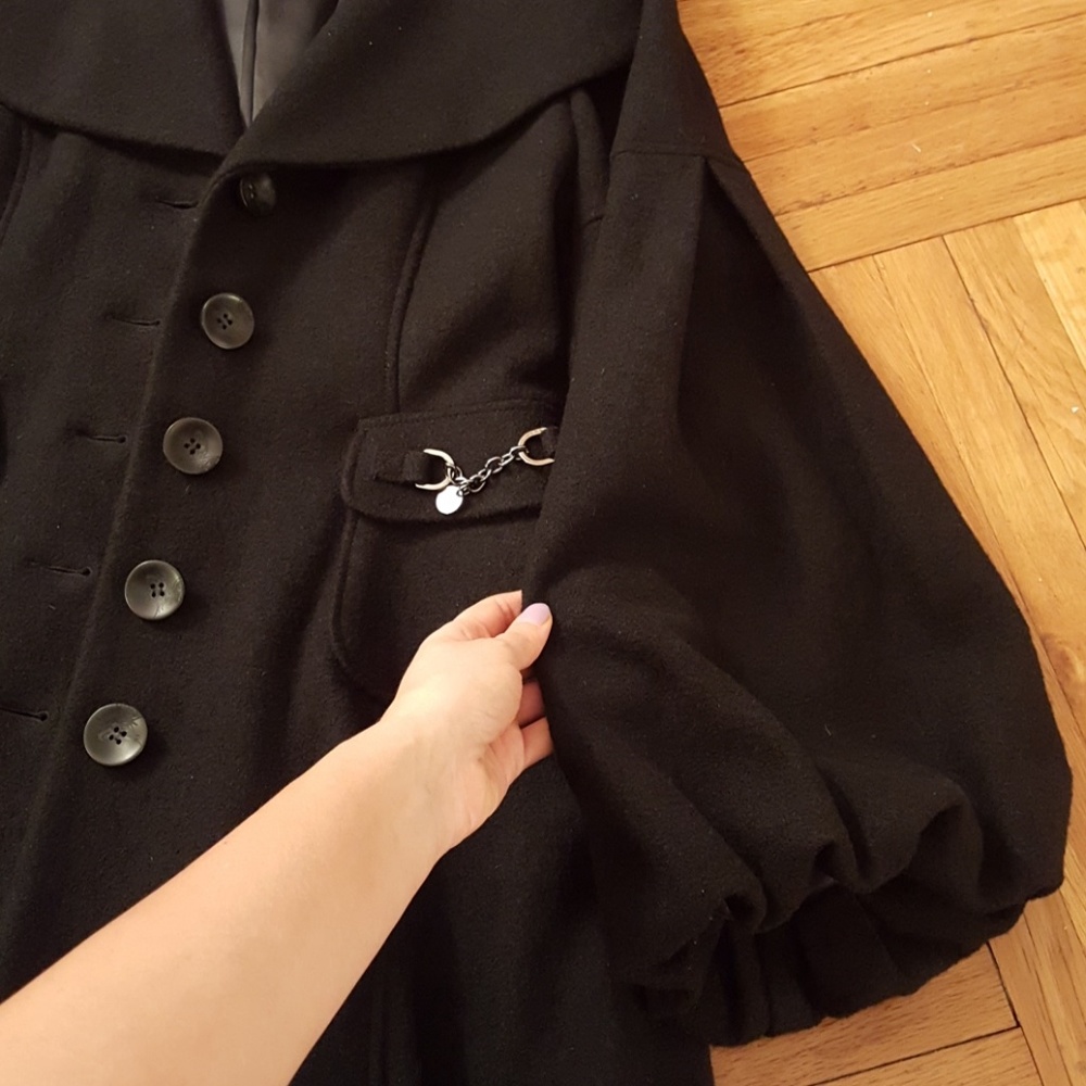 Coat - Picture 4 of 8